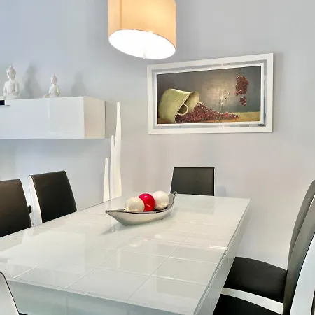 Apartment Real Golden Mile -eaw Homes *
