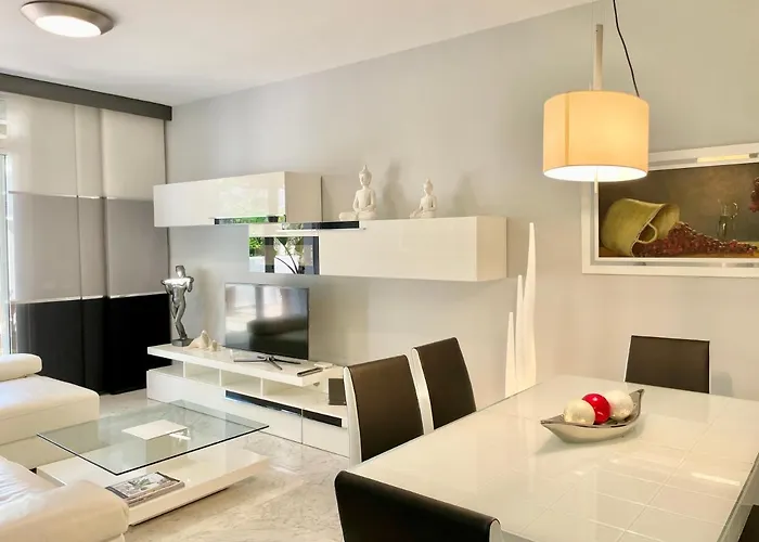 Apartment Real Golden Mile -eaw Homes