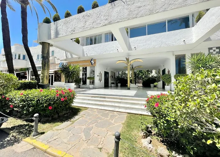Real Golden Mile -eaw Homes Apartment