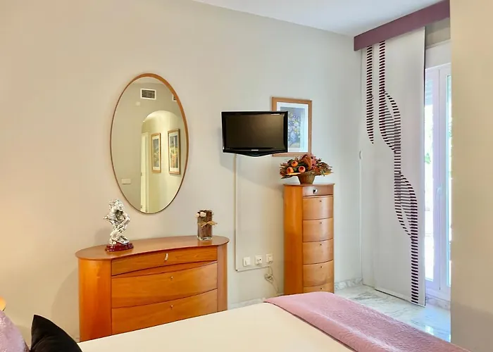 Real Golden Mile -eaw Homes Apartment